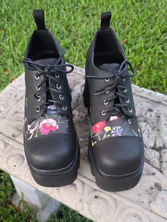 Lamoda Shoes - Lamoda Black Floral Platform Lace-Up Women's Shoes